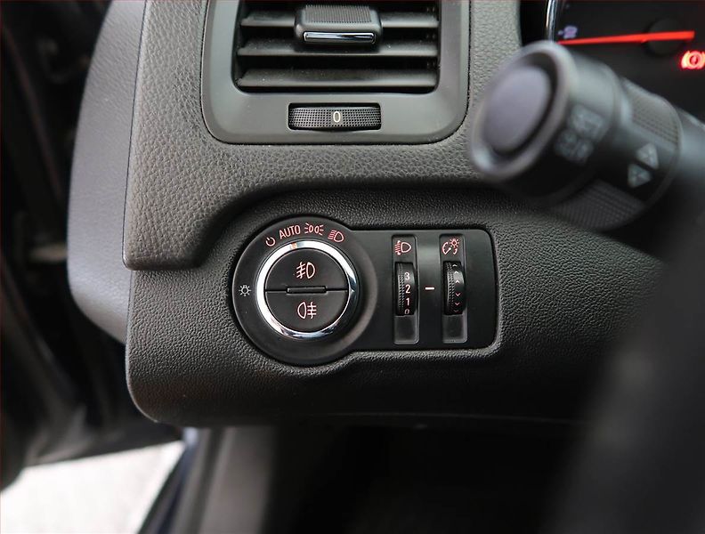 Opel Insignia (2009) 1.8, nová STK, v provozu - fotka 17 z 19
