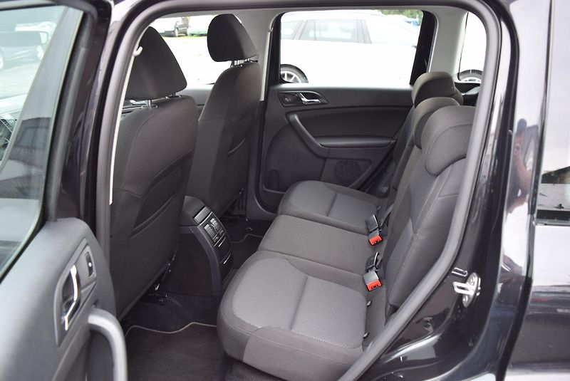 Škoda Yeti (2016) 1.4TSI 92kw AMBI ALU TEMPOMAT - fotka 15 z 44