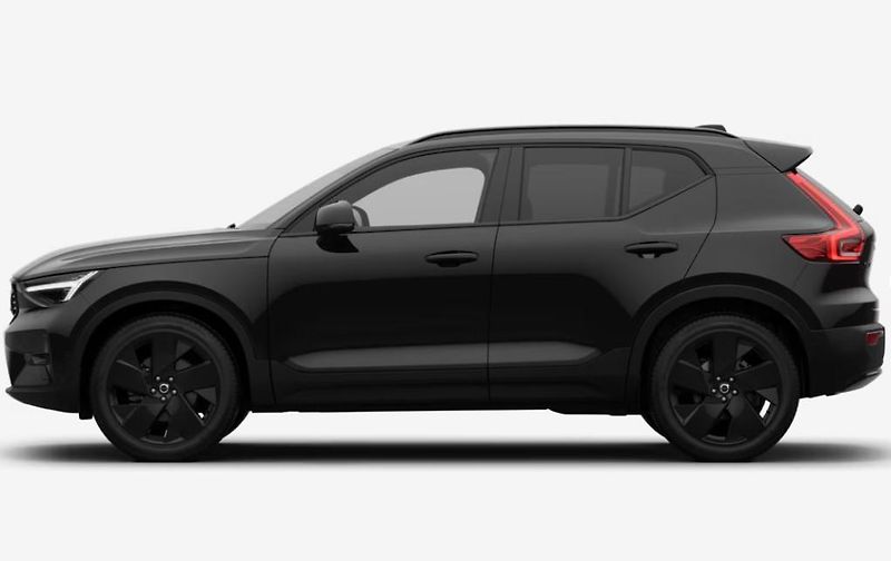 Volvo XC40 (2026) B4 AUT PLUS BLACK EDITION  - fotka 6 z 16