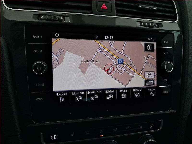 Volkswagen Golf (2018) Comfortline 1.5 TSI - fotka 13 z 17