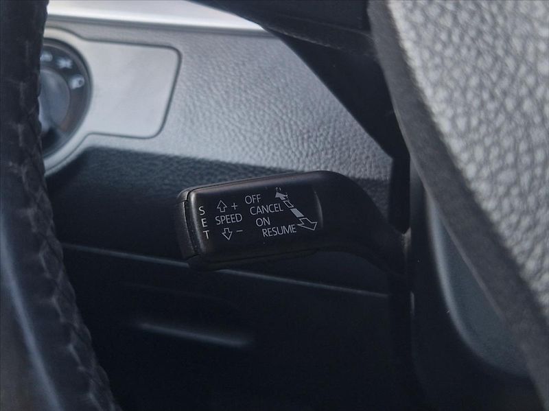 Volkswagen Passat 1,4 TSI DSG AUTOAC SENZOR TAŽN - fotka 23 z 37