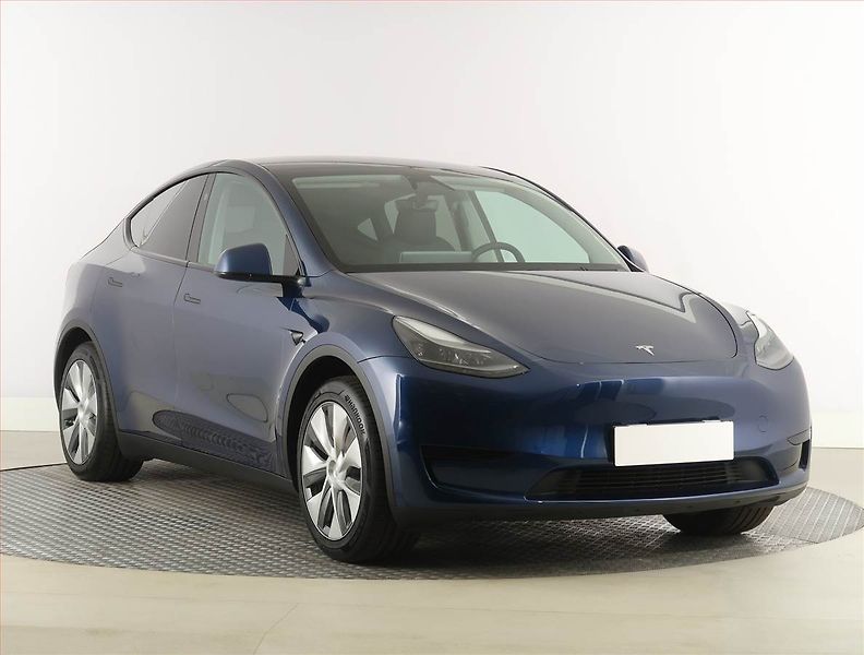 Tesla Model Y (2024) Standard LFP 64kWh, digi klima - fotka 1 z 33