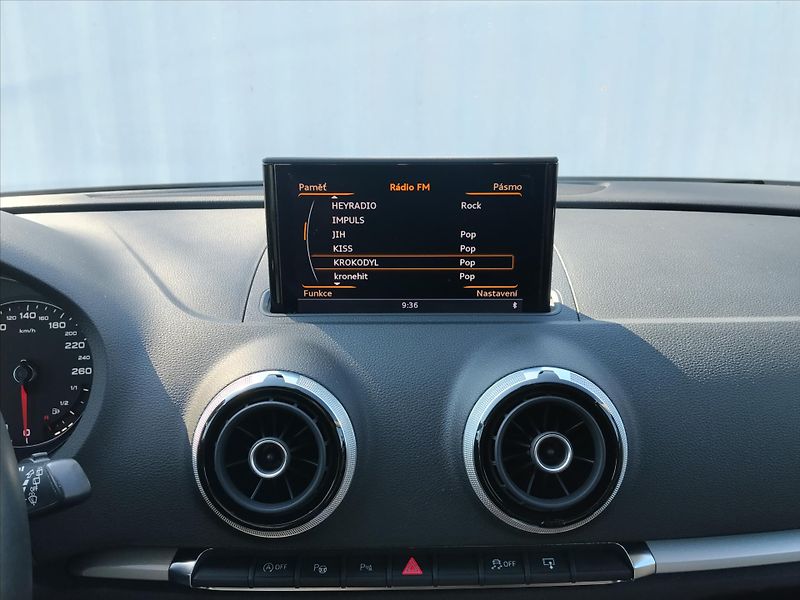 Audi A3 1,6   Sportback - fotka 14 z 32