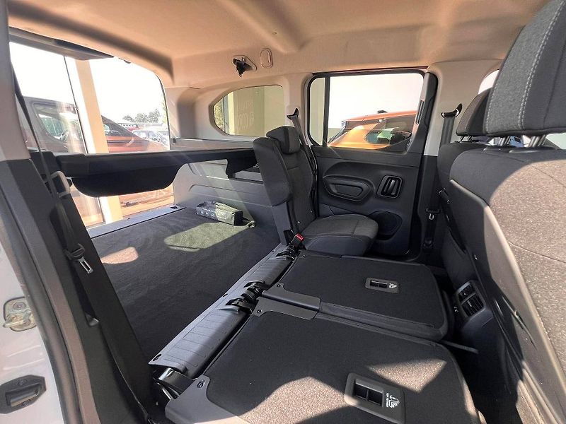Opel Combo Eleg.Plus L2-1,5 CDTi AT8 - fotka 25 z 31