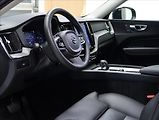 Volvo XC60 2,0 B4 AWD PLUS DARK 1. MAJ ČR - náhled 9