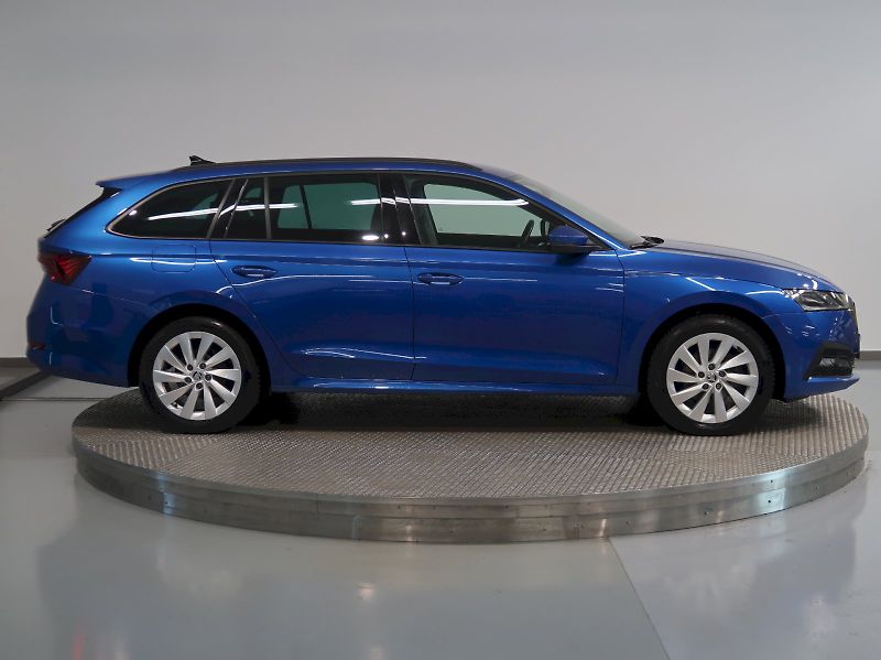 Škoda Octavia (2024) FRESH PLUS 1.5TSI 110KW KAMERA - fotka 8 z 38