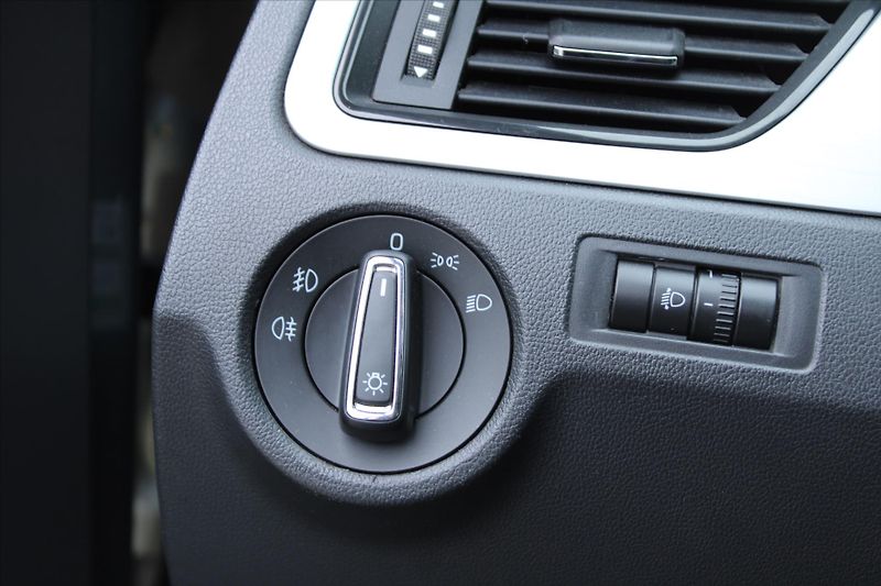 Škoda Rapid 1.0 TSI 81kW 1.MAJ ČR DPH - fotka 14 z 21