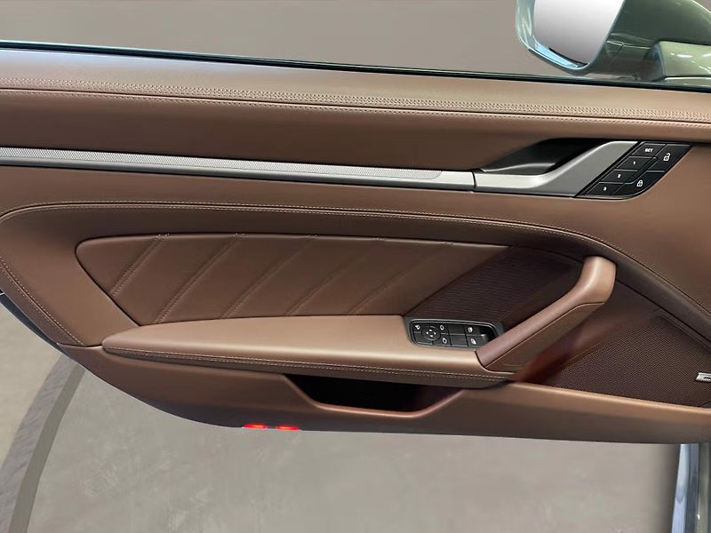 Porsche 911 (2026) Carrera 4S Lift InnoDrive BOSE - fotka 11 z 21