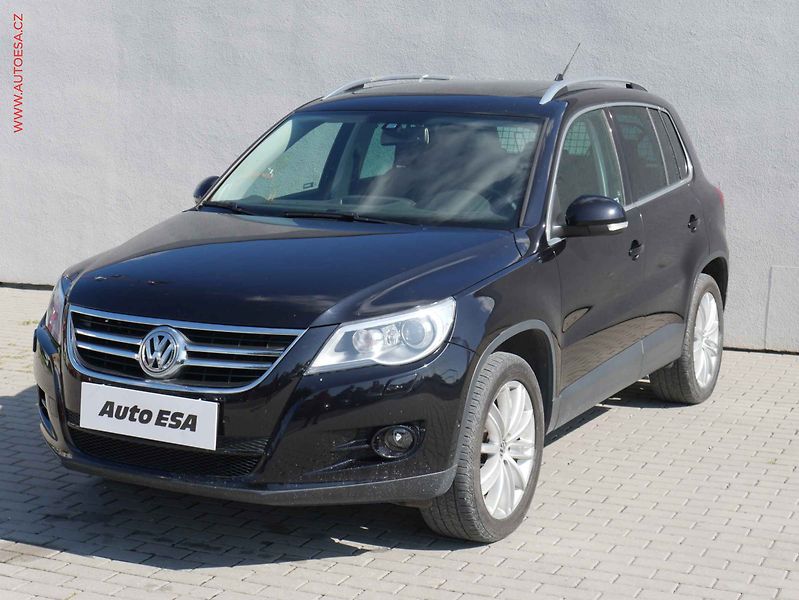 Volkswagen Tiguan (2009) 2.0TDi, ČR, DSG, xenon, navi - fotka 3 z 21