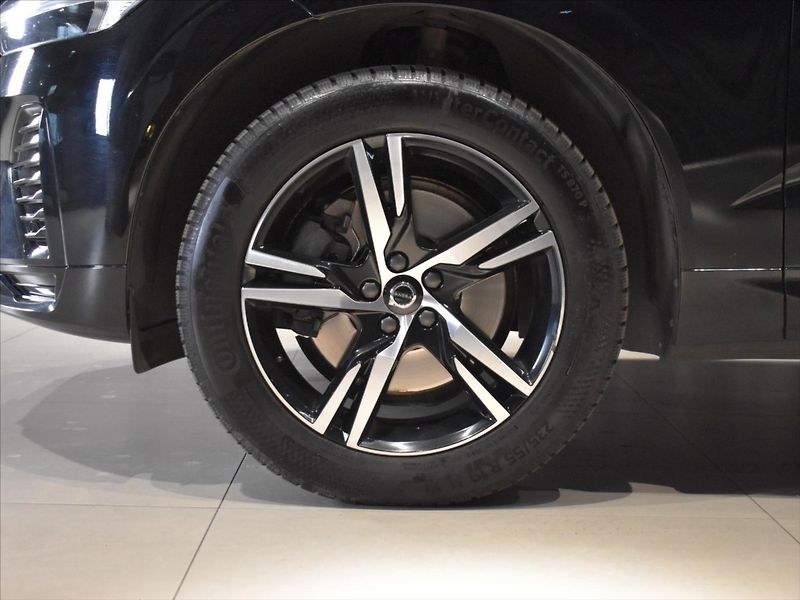 Volvo XC60 2,0 B4 AWD R-Design tažné. - fotka 8 z 22