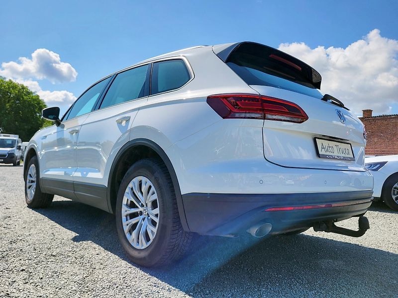 Volkswagen Touareg 3.0 V6 TDi DSG 4MOTION - fotka 37 z 47