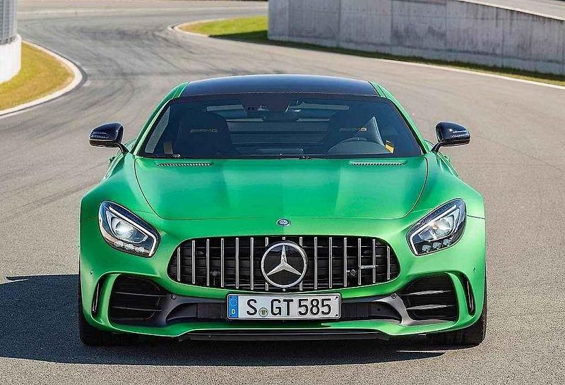 Mercedes-AMG GT R.