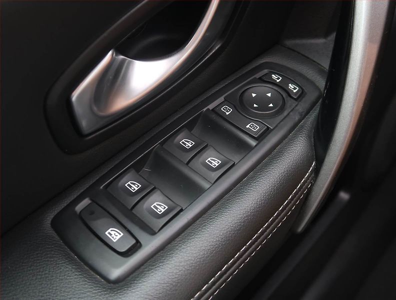 Renault Laguna (2012) 2.0 dCi, Automat, Serv.kniha - fotka 16 z 20