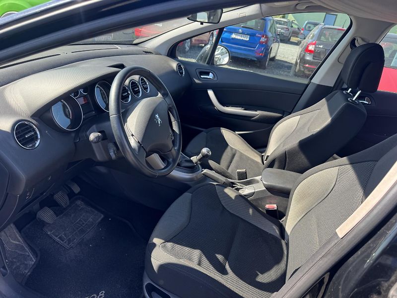 Peugeot 308 1.6 VTi , 155 tis km - fotka 9 z 19