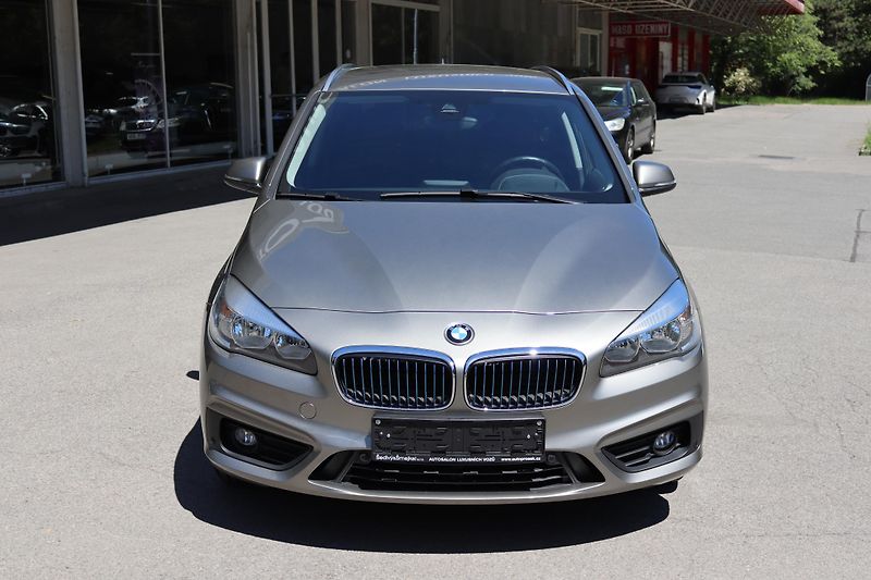 BMW Řada 2 225xe iPERFORMANCE F45 165kW - fotka 2 z 50