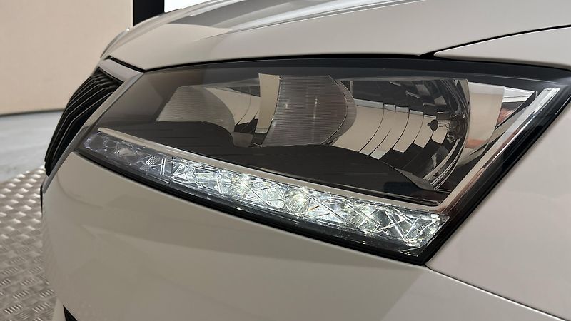 Škoda Fabia 1.0 TSI Active - fotka 18 z 23