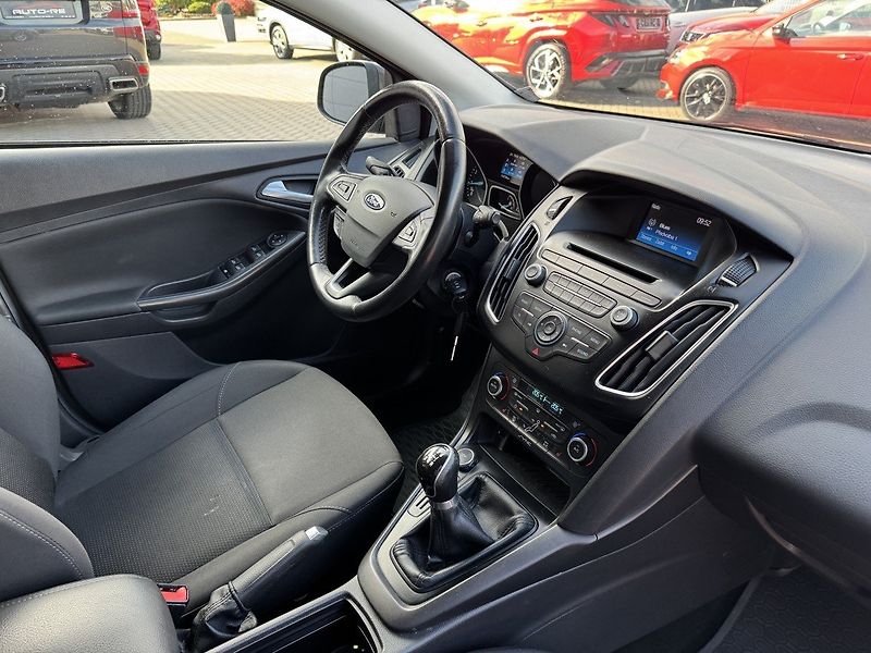 Ford Focus (2017) 1.6 Ti-VCT Digi Klima Tempomat - fotka 16 z 45