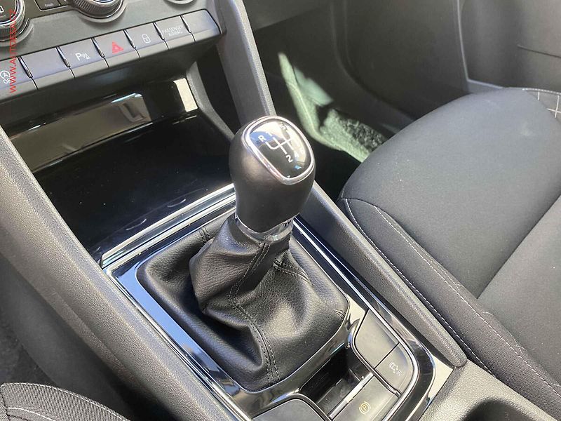 Škoda Karoq (2019) 1.0 TSi, Ambition, +kola - fotka 16 z 18