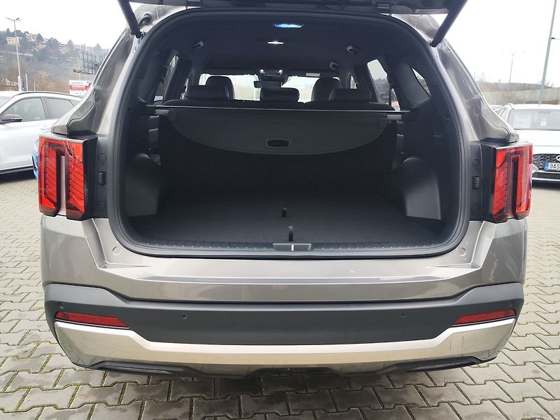 Kia Sorento 2.2 CRDI/142kW Top DCT 4x4 - fotka 9 z 37