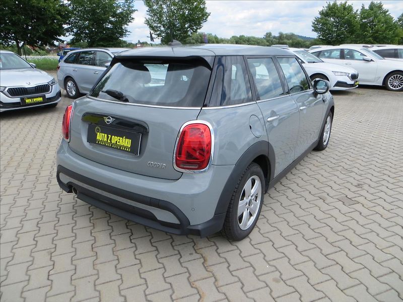 Mini Cooper 1,5 100kW CZ DPH Klima,Tempo - fotka 8 z 21