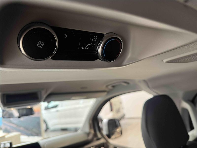Ford Tourneo (2026) 2,0 EcoBlue 125 kW/170k  Custo - fotka 16 z 21