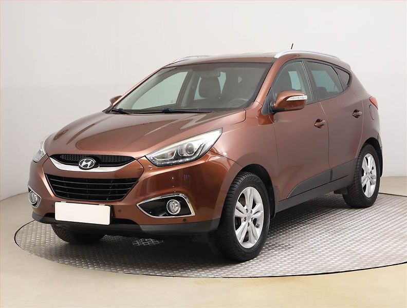 Hyundai ix35 (2013) 2.0 CRDi, 4X4, Xenony - fotka 2 z 18