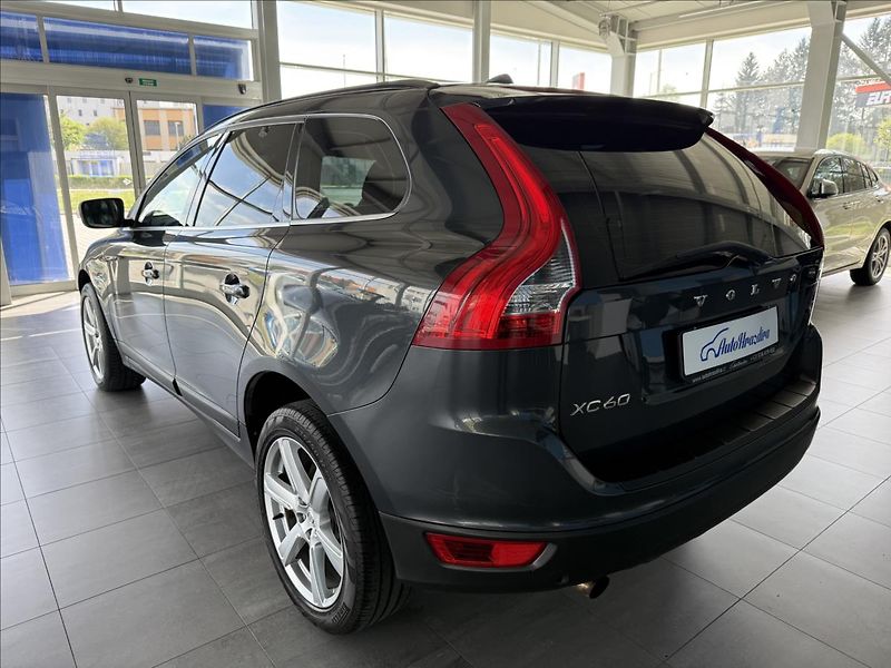 Volvo XC60 2,0   SERVISNÍ KNÍŽKA - fotka 4 z 23