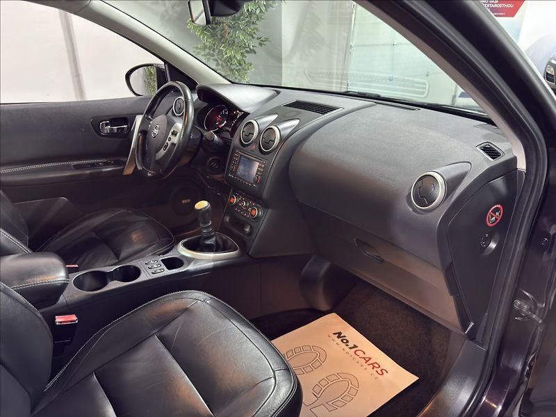 Nissan Qashqai 2,0   dCi PANO XENON KŮŽE NAVI - fotka 18 z 45