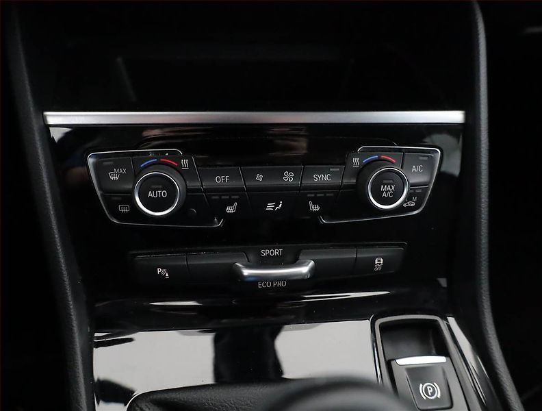 BMW Řada 2 (2019) 218d Gran Tourer, Serv.kniha - fotka 10 z 17