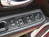 Jeep Renegade (2016) 1.4 MultiAir limited, ČR, AC - náhled 18