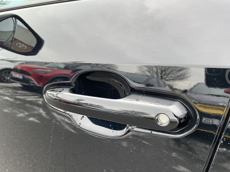 Toyota RAV4 2.5 Plug-in Hybrid ODBĚR 10/26 - fotka 33 z 34