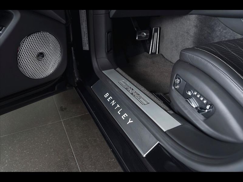 Bentley Flying Spur W12 First Edition - fotka 19 z 27