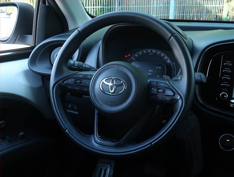 Toyota Aygo (2023) 1.0 VVT-i, Automat, ČR,1.maj - fotka 18 z 18