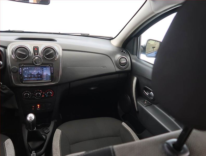 Dacia Logan (2019) Stepway 0.9 TCe, ČR,1.maj - fotka 8 z 16