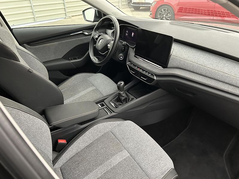 Škoda Octavia 1.5 TSI Top selection - fotka 23 z 23