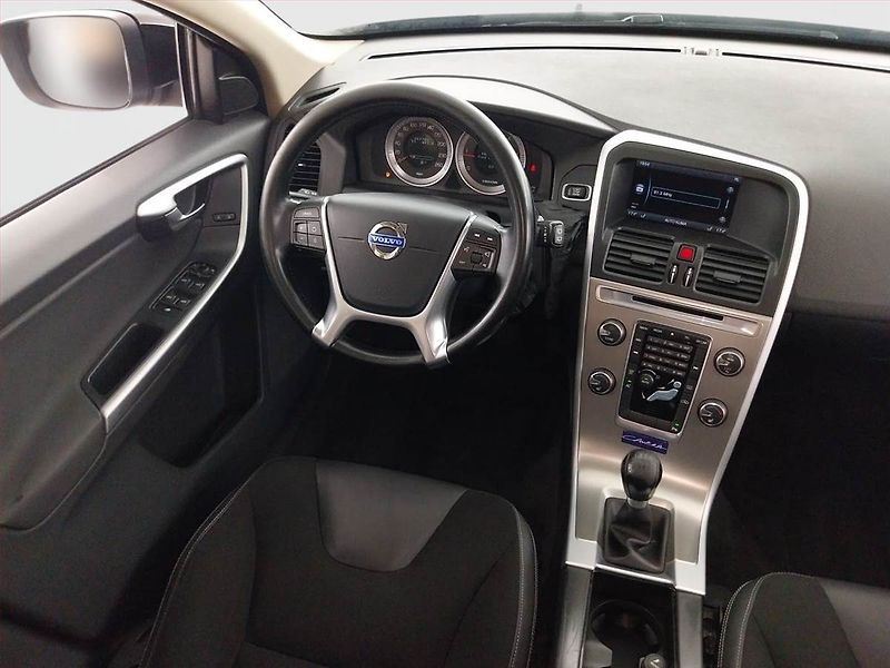 Volvo XC60 (2011) Momentum D4, Navi, Xenony - fotka 7 z 21
