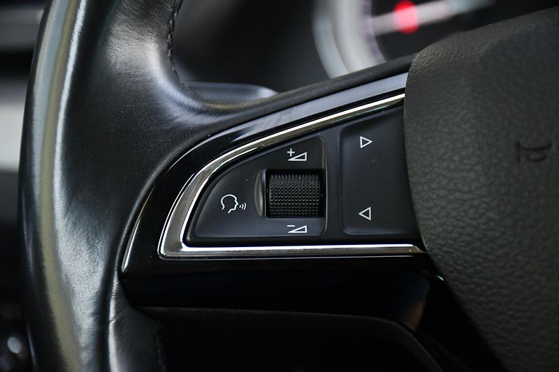 Škoda Superb 1,5TSi STYLE - fotka 30 z 57