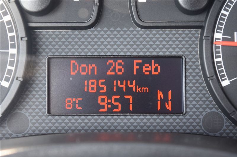 Fiat Panda 1,2 i 44KW AUTOMAT KLIMA ALU - fotka 37 z 49