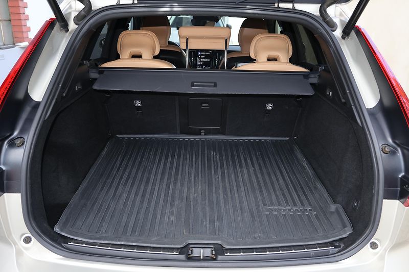 Volvo XC60 (2018) T5 AWD Inscription - fotka 21 z 26
