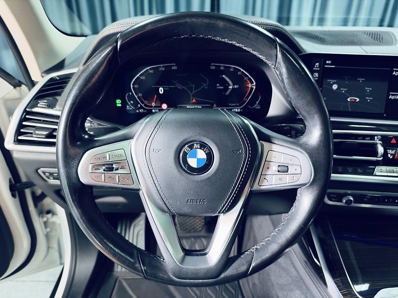 BMW X7 (2021) xDrive40d*SOFT*KEYLESS*PANO - fotka 22 z 40