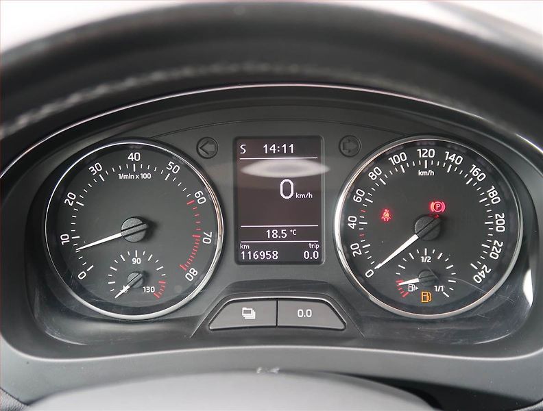 Škoda Rapid (2014) Spaceback 1.2 TSI, Navi - fotka 11 z 18