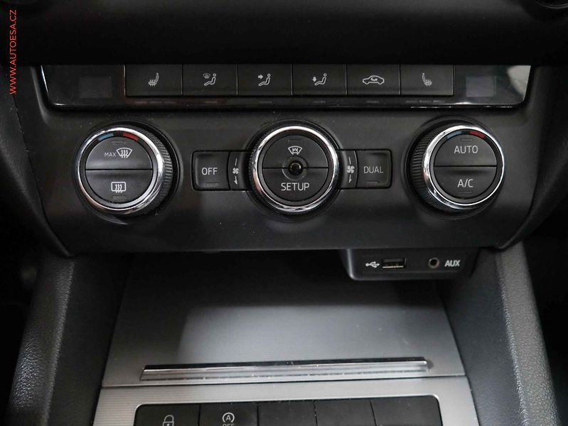 Škoda Octavia (2013) 2.0TDi, ČR, AAC, p.čidla - fotka 18 z 20