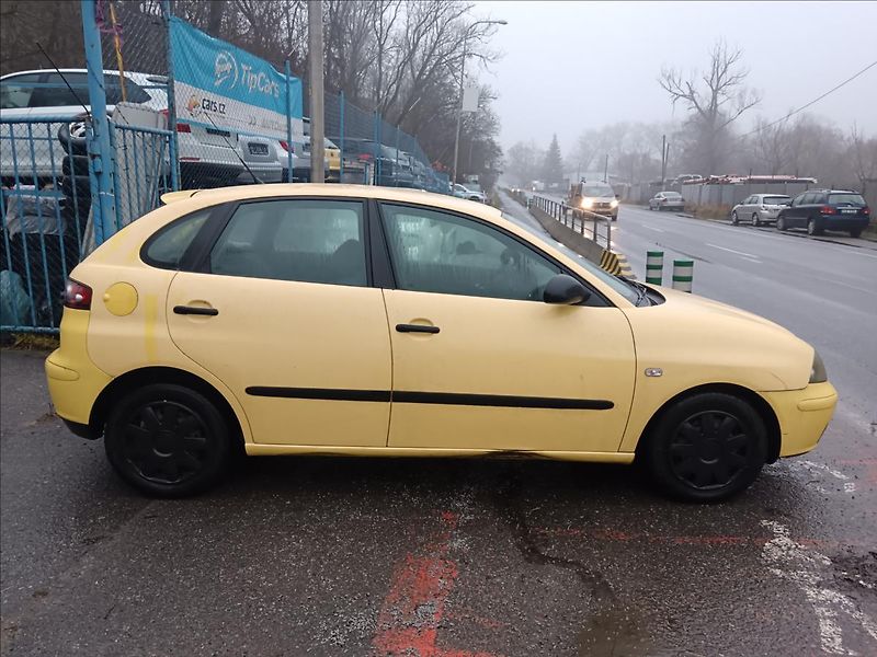 Seat Ibiza 1,4 i Reference - fotka 12 z 16