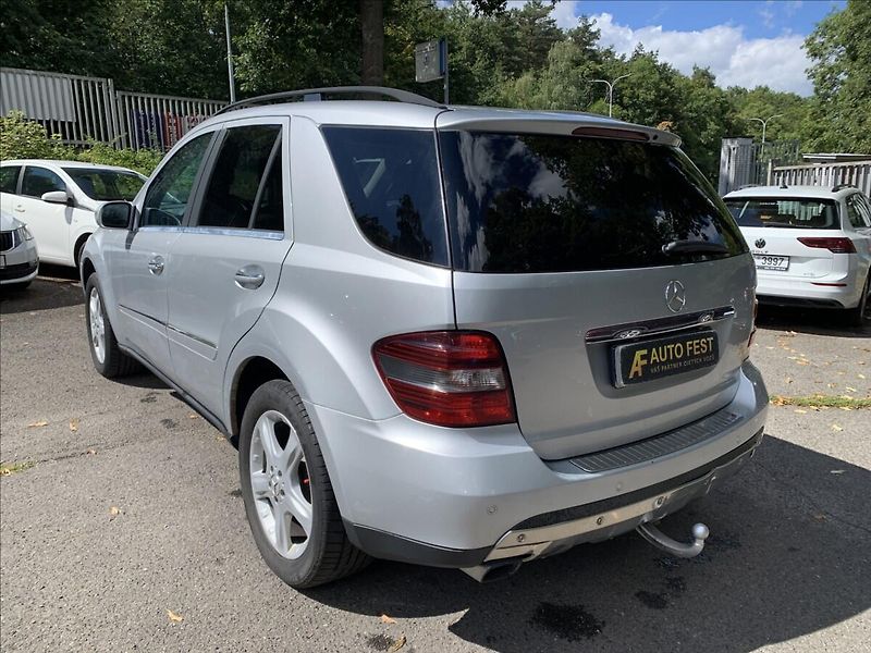 Mercedes-Benz Třídy M 4,0 CDI 4X4 - fotka 7 z 18