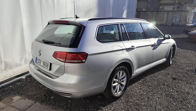 Volkswagen Passat (2019) Webasto-el.tažné-Matrix-Adapt. - fotka 13 z 37