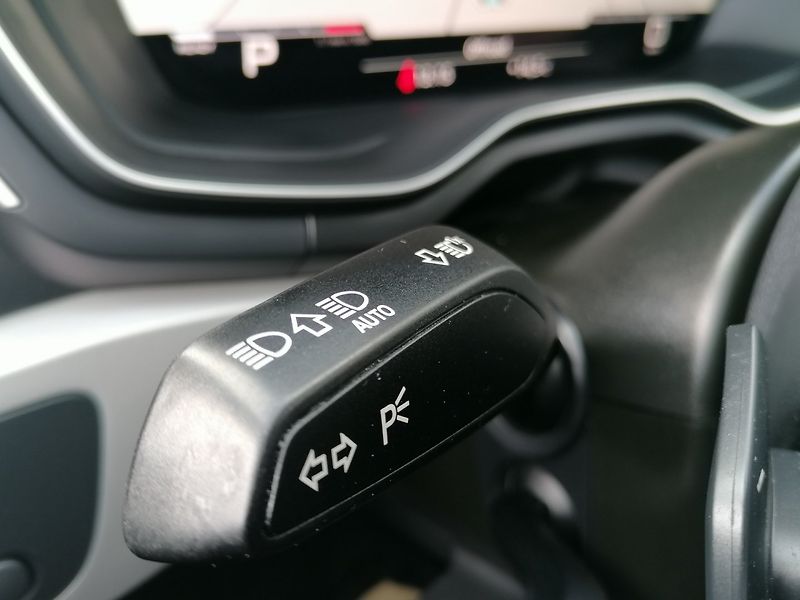 Audi A4 (2022) 2.0 35 TDi 120 kW,Pano,Kůže - fotka 32 z 35