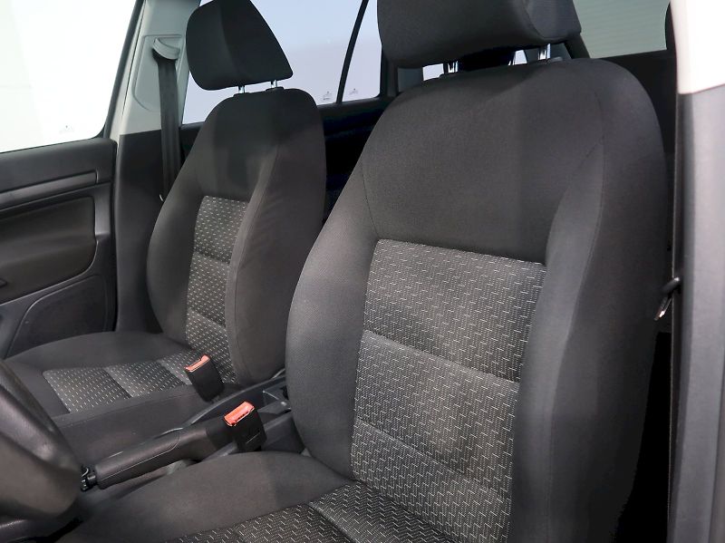 Škoda Octavia (2012) TOUR 1.6MPI 75KW - fotka 14 z 24