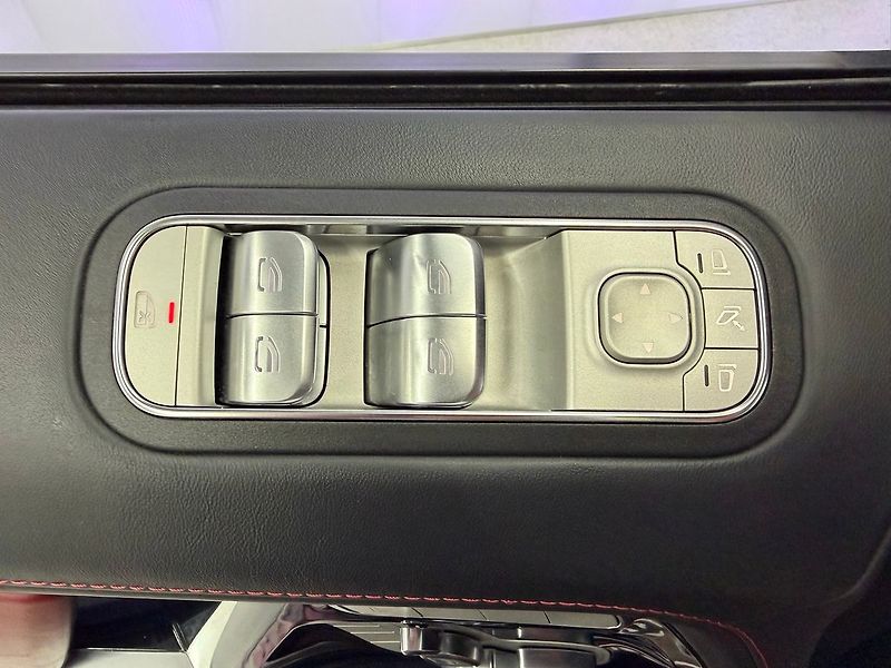 Mercedes-Benz Třídy G V8 430KW MANUFAKTUR, VÝFUKY, W - fotka 29 z 32