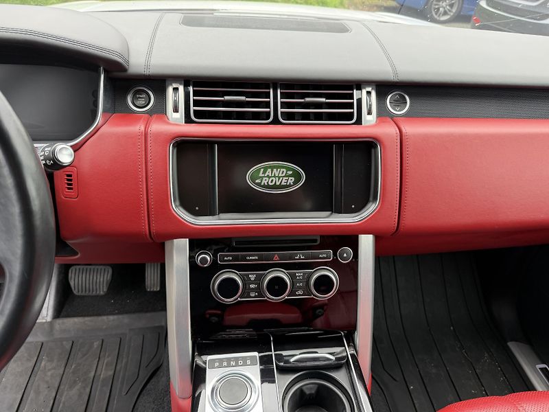 Land Rover Range Rover 4.4l V8 Autobiography - fotka 24 z 32