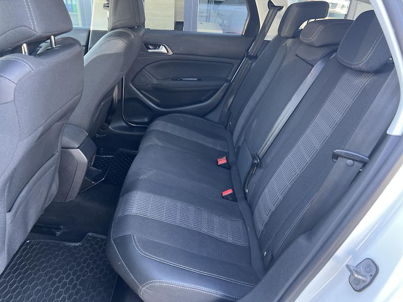 Peugeot 308 1.5HDi KLIMA KAMERA NAVI ALU - fotka 26 z 44
